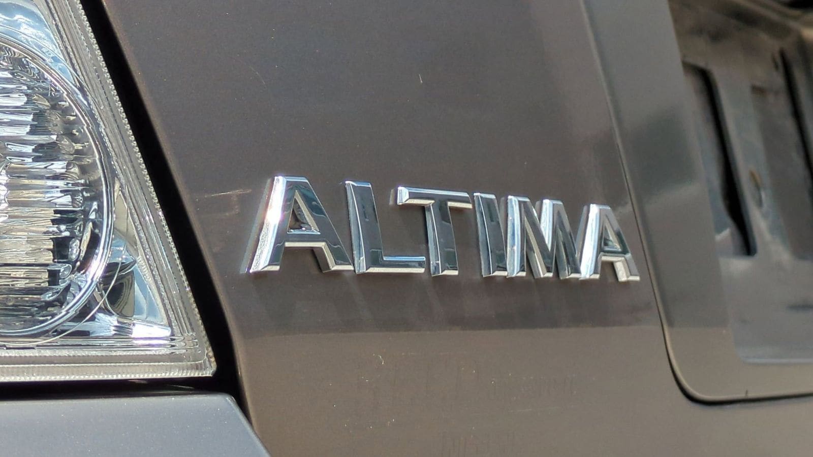 Thumbnail: 2003 Nissan Altima - 18