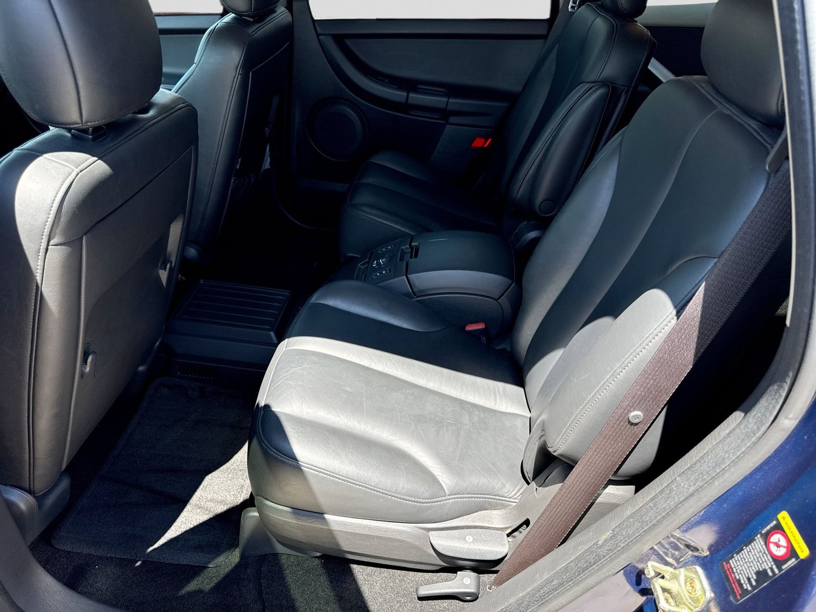 Thumbnail: 2005 Chrysler Pacifica - 17