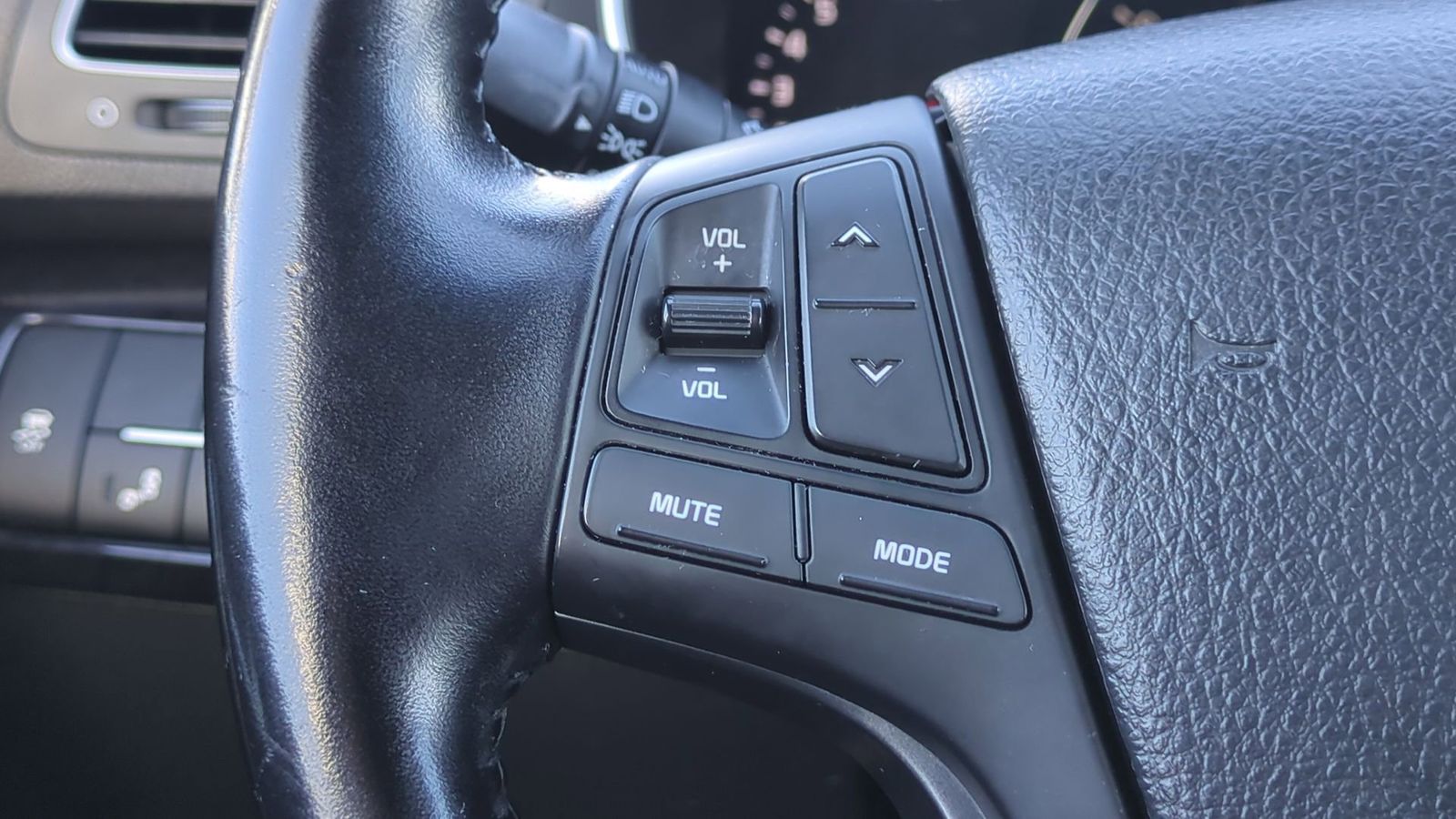 Thumbnail: 2014 Kia Sorento - 23