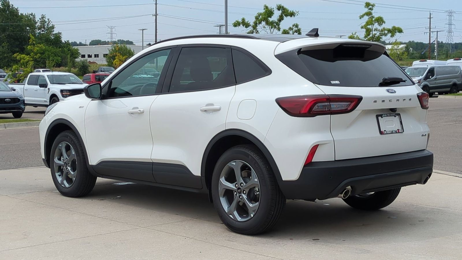 2025 Ford Escape ST-Line photo 3