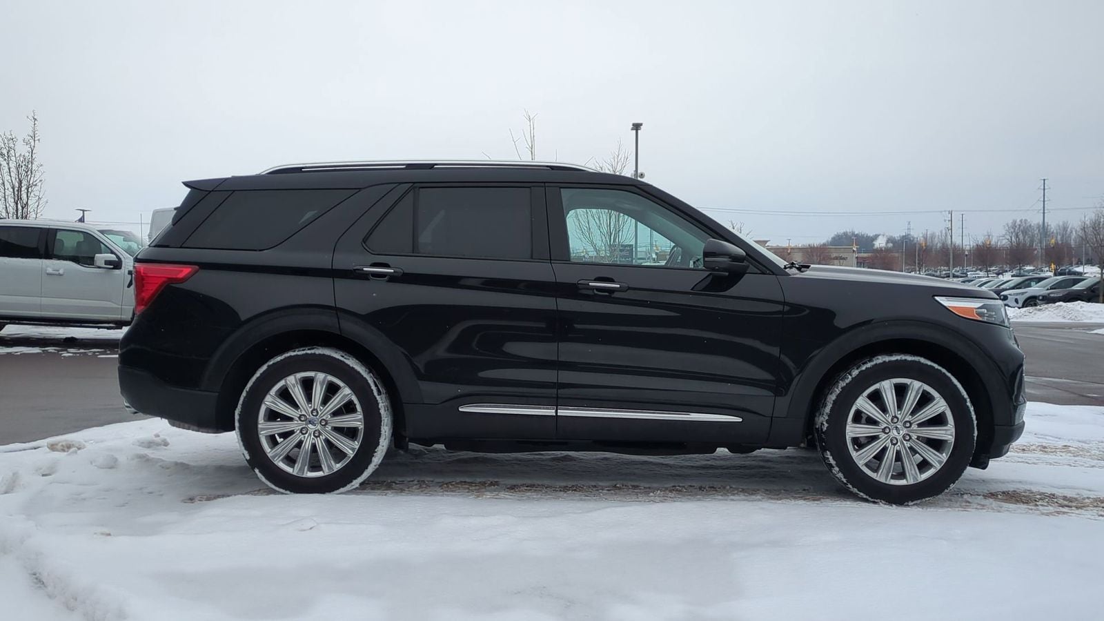 Thumbnail: 2021 Ford Explorer - 8