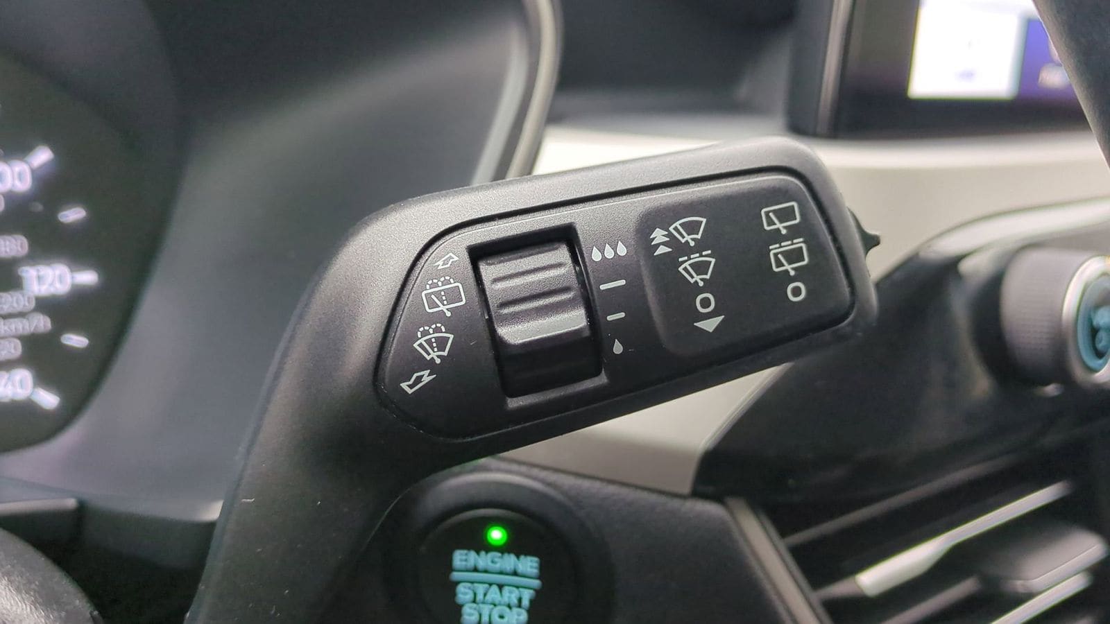 Thumbnail: 2022 Ford Escape - 25