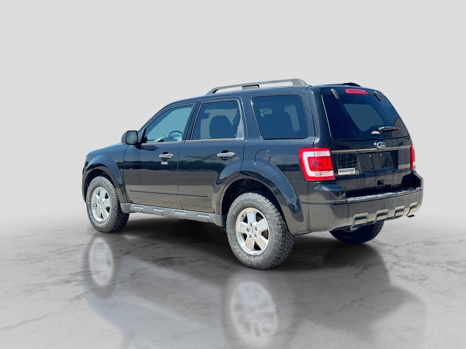 Thumbnail: 2011 Ford Escape - 3