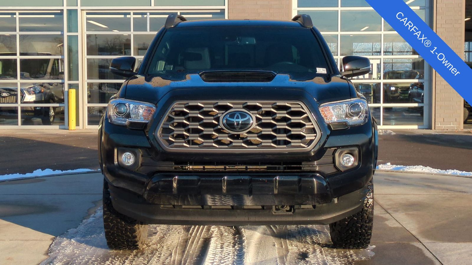 Thumbnail: 2023 Toyota Tacoma - 9