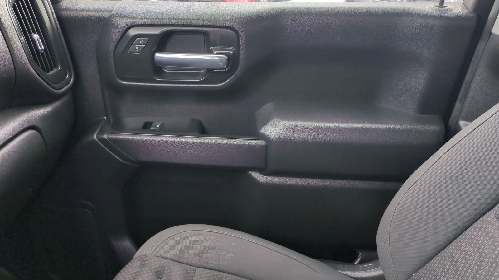 Thumbnail: 2020 Chevrolet Silverado 1500 - 23