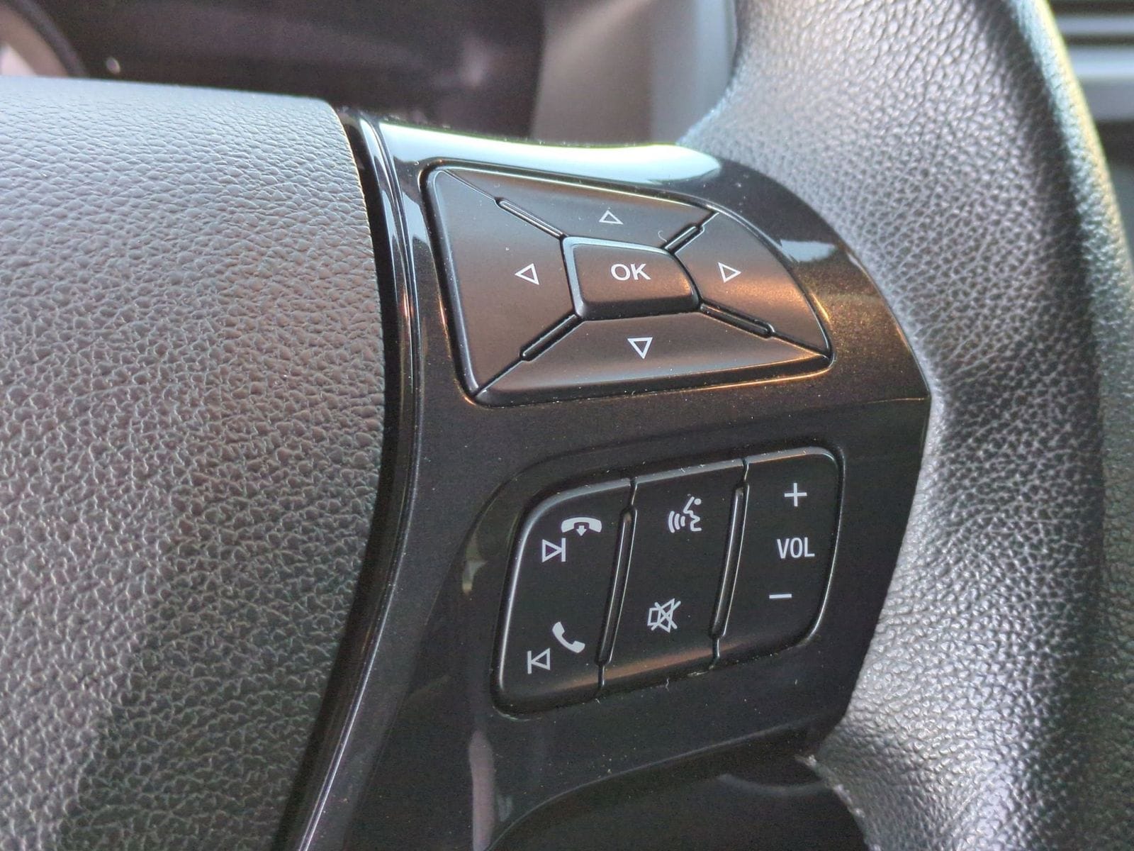 Thumbnail: 2019 Ford Explorer - 34