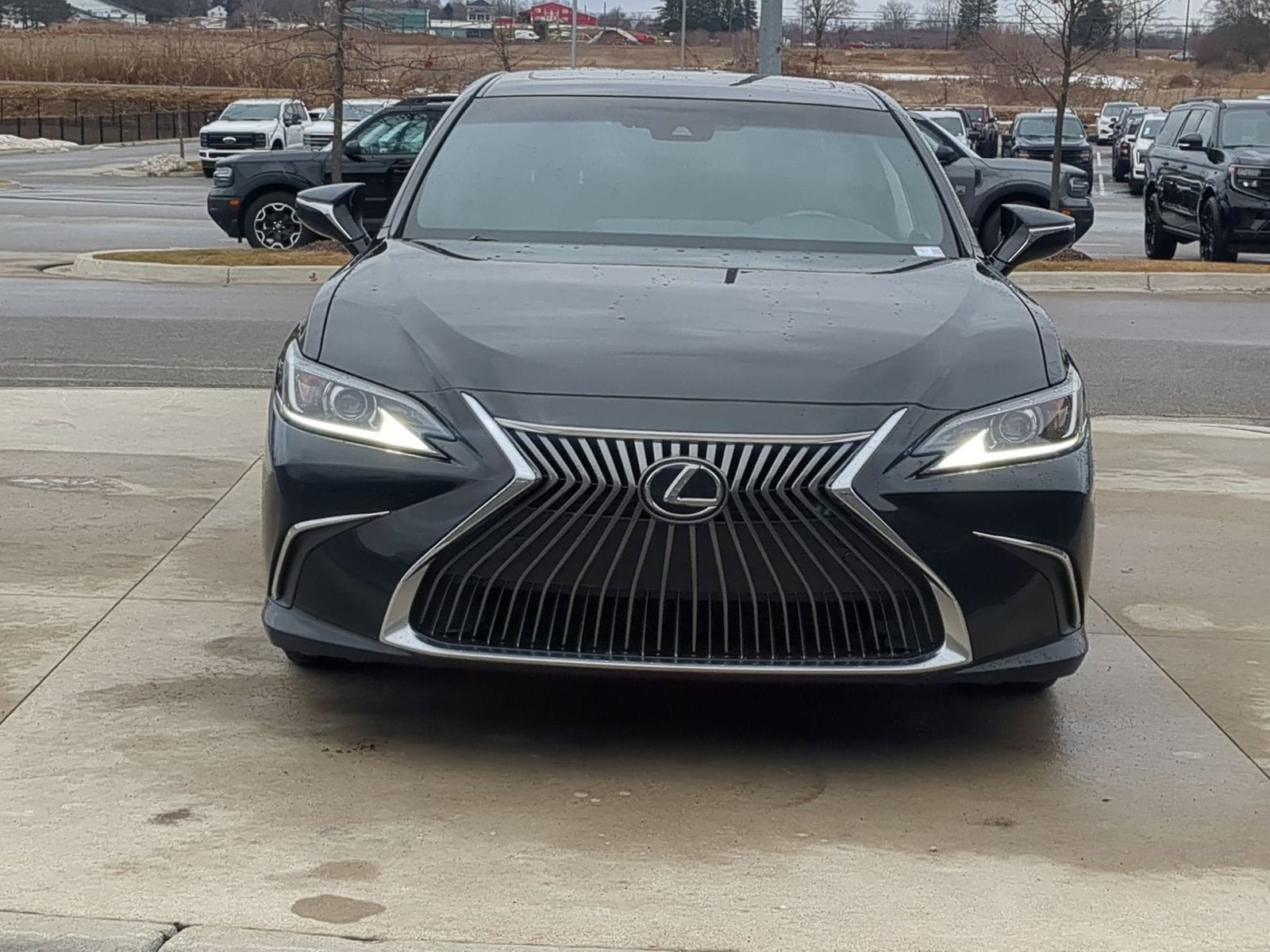 Thumbnail: 2021 Lexus ES - 12