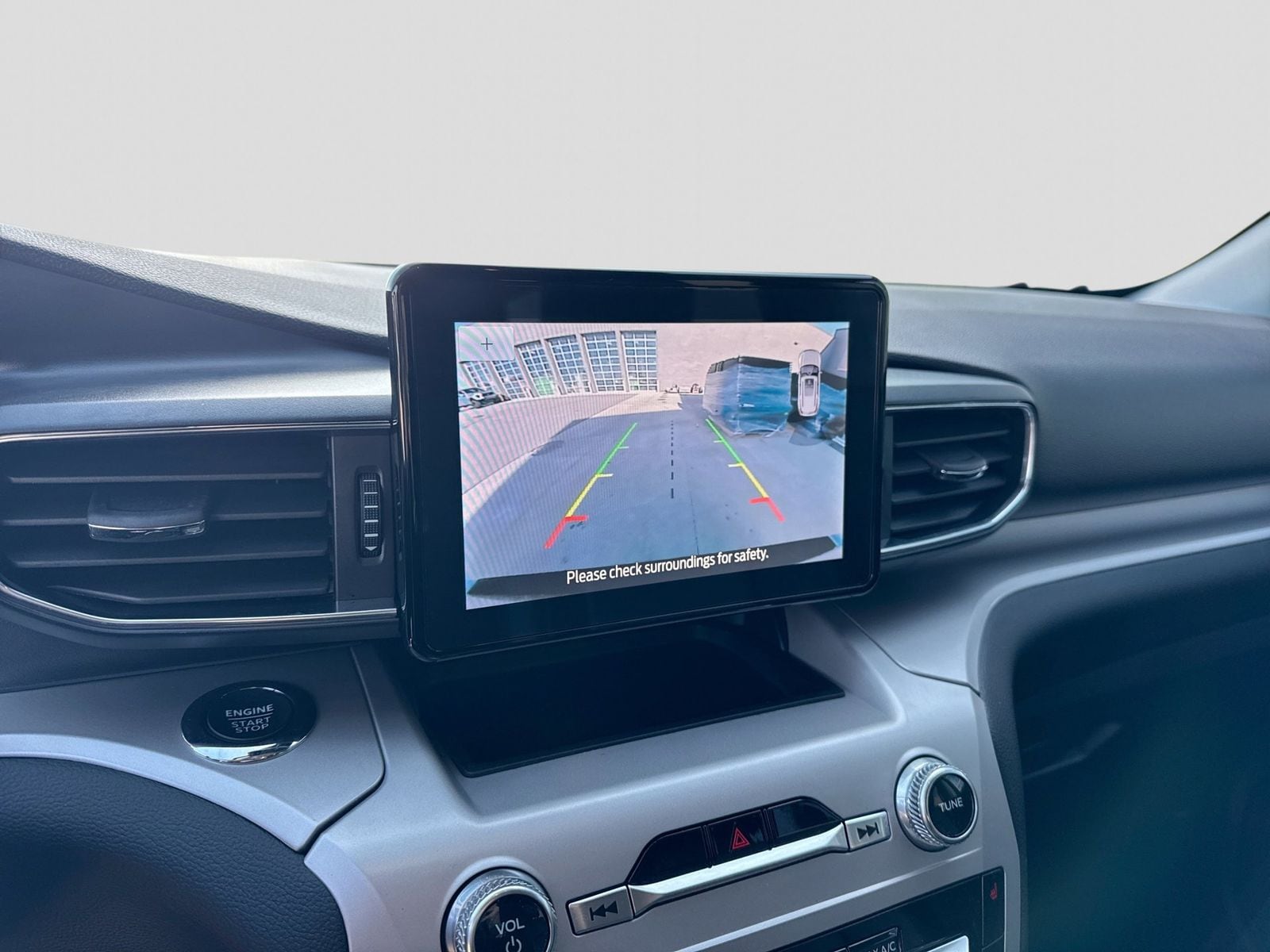 Thumbnail: 2024 Ford Explorer - 32