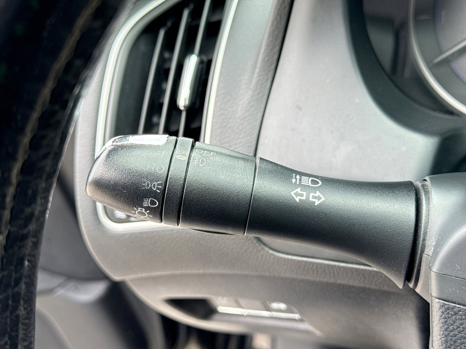 Thumbnail: 2015 INFINITI Q50 - 28
