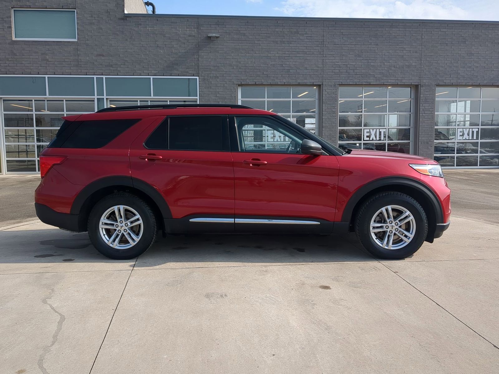 Thumbnail: 2020 Ford Explorer - 9
