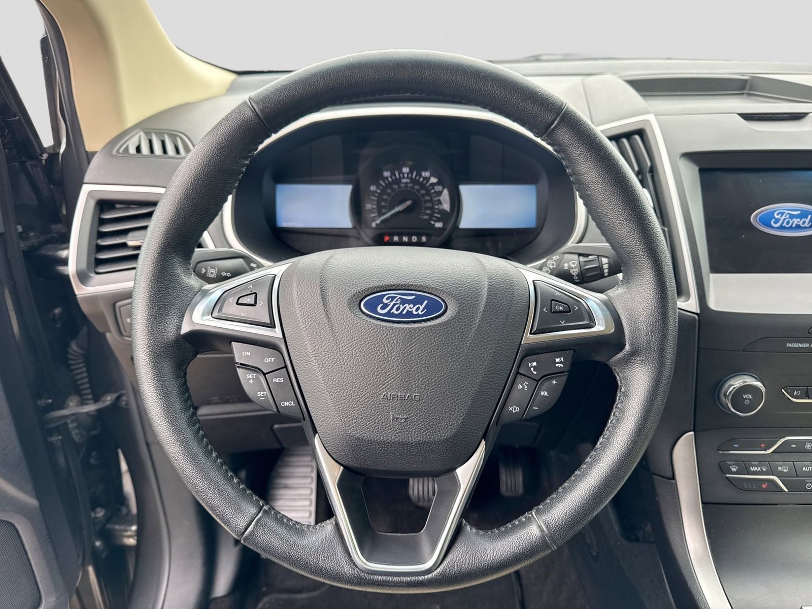 Thumbnail: 2020 Ford Edge - 21