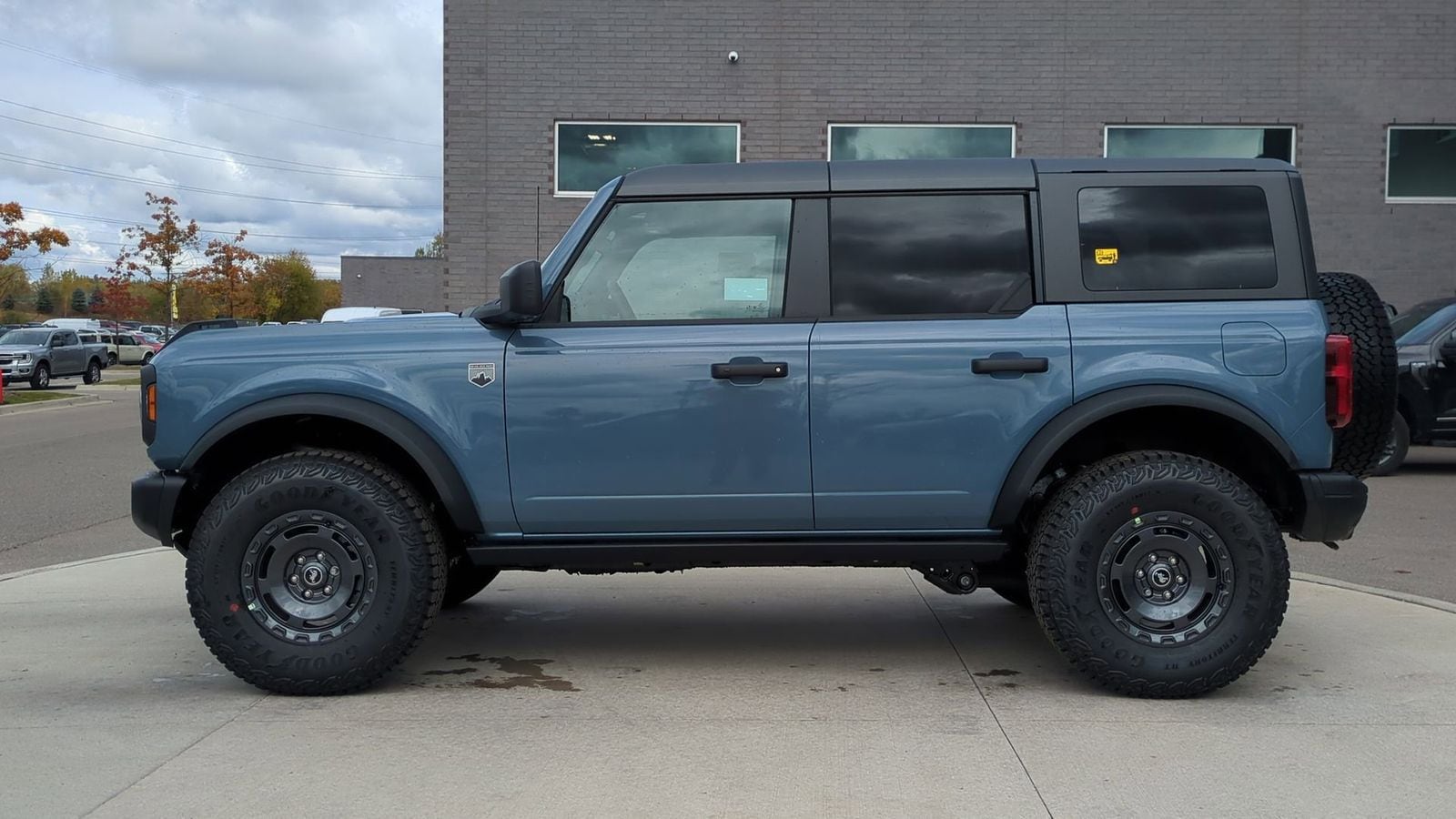 Thumbnail: 2025 Ford Bronco - 2