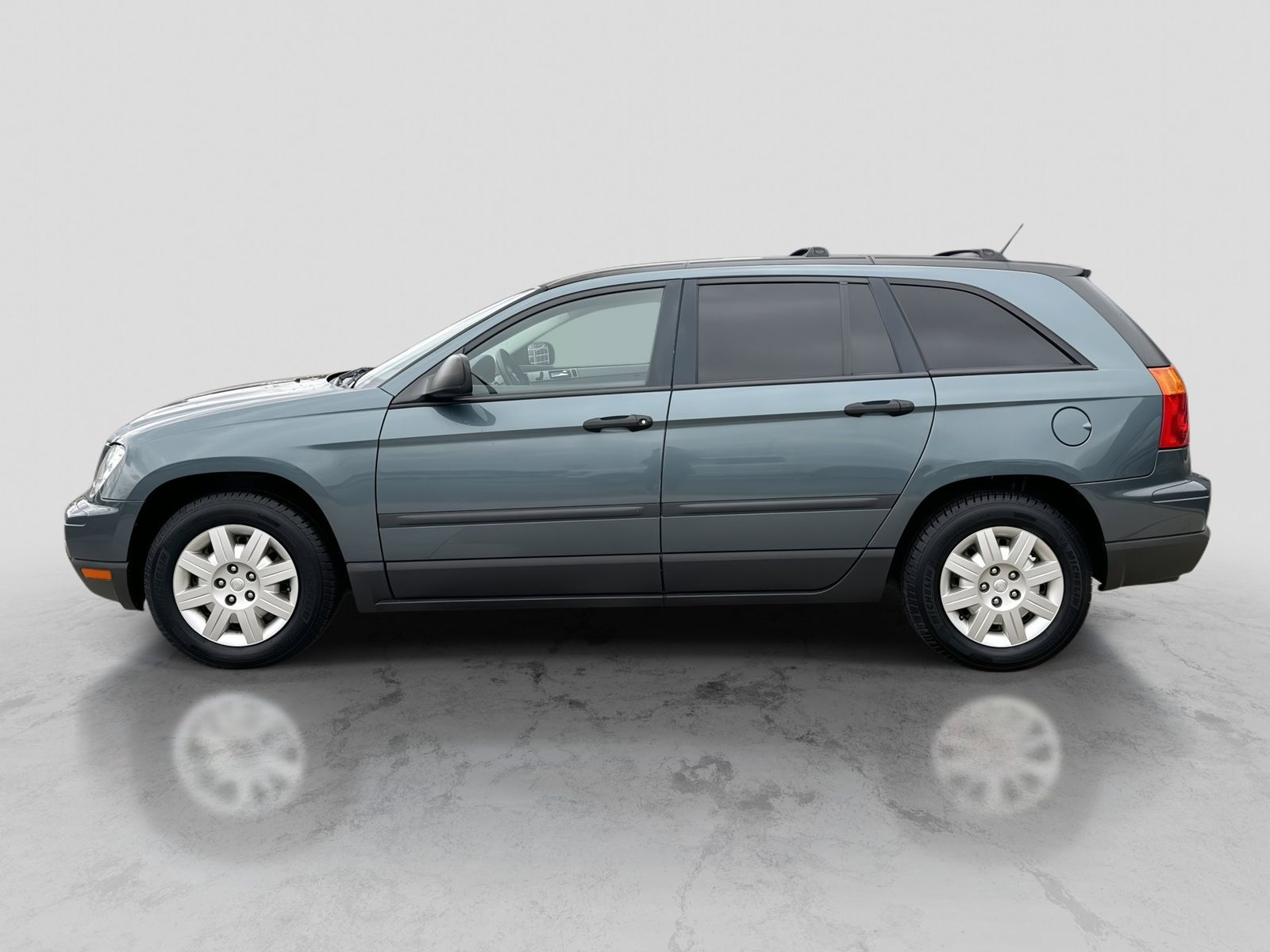 Thumbnail: 2007 Chrysler Pacifica - 3