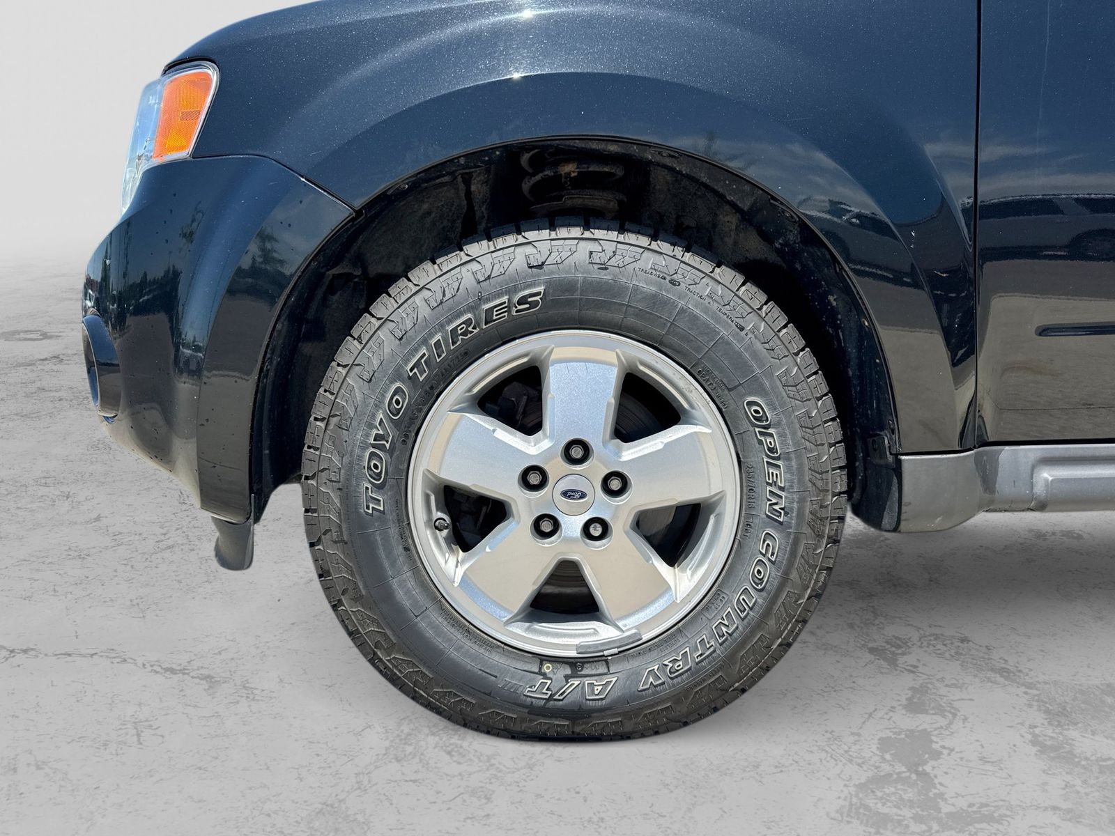 Thumbnail: 2011 Ford Escape - 14