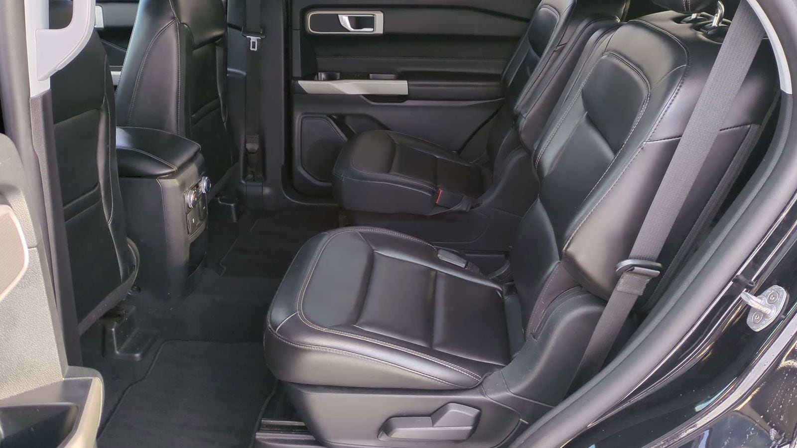 Thumbnail: 2021 Ford Explorer - 23