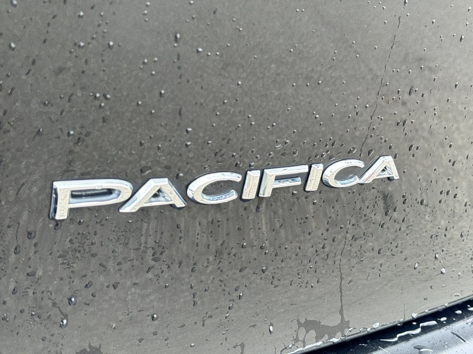 Thumbnail: 2018 Chrysler Pacifica - 15