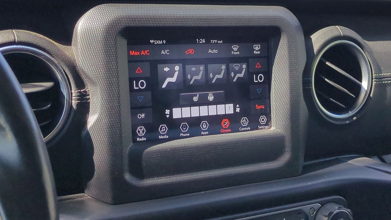 Thumbnail: 2018 Jeep Wrangler - 28