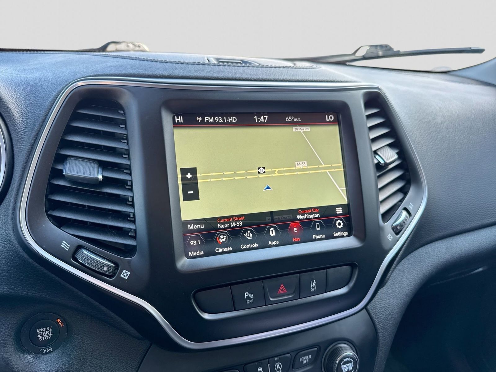 Thumbnail: 2021 Jeep Cherokee - 29