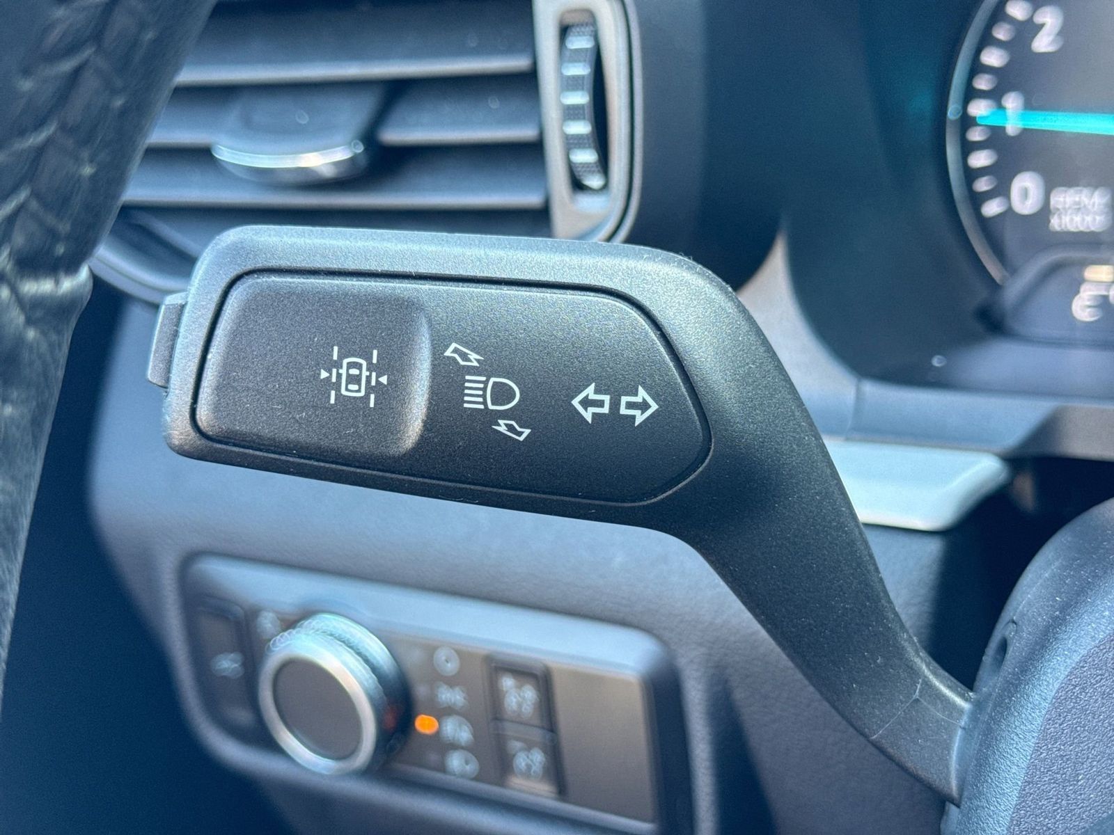 Thumbnail: 2023 Ford Explorer - 26