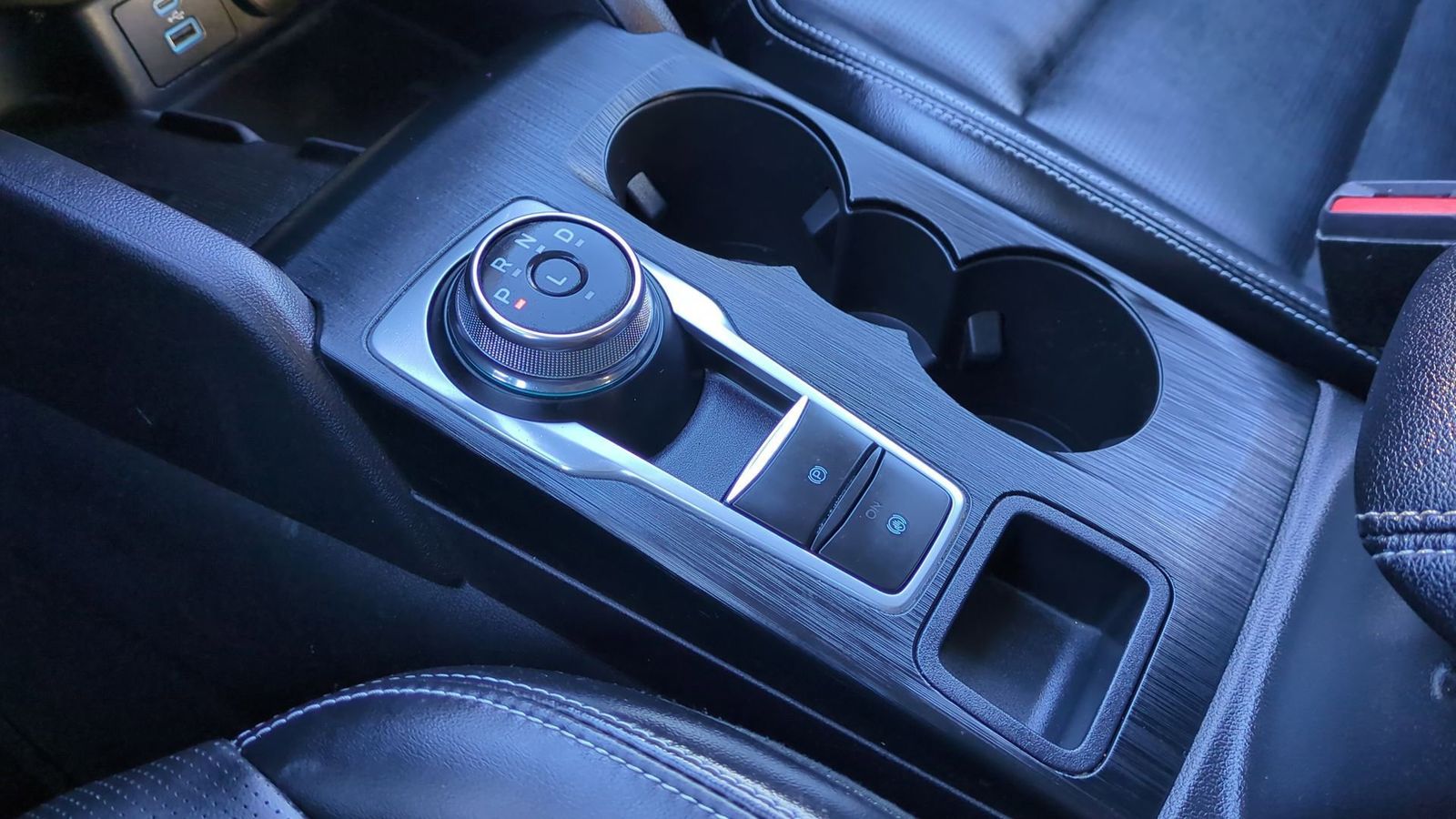 Thumbnail: 2023 Ford Escape - 32