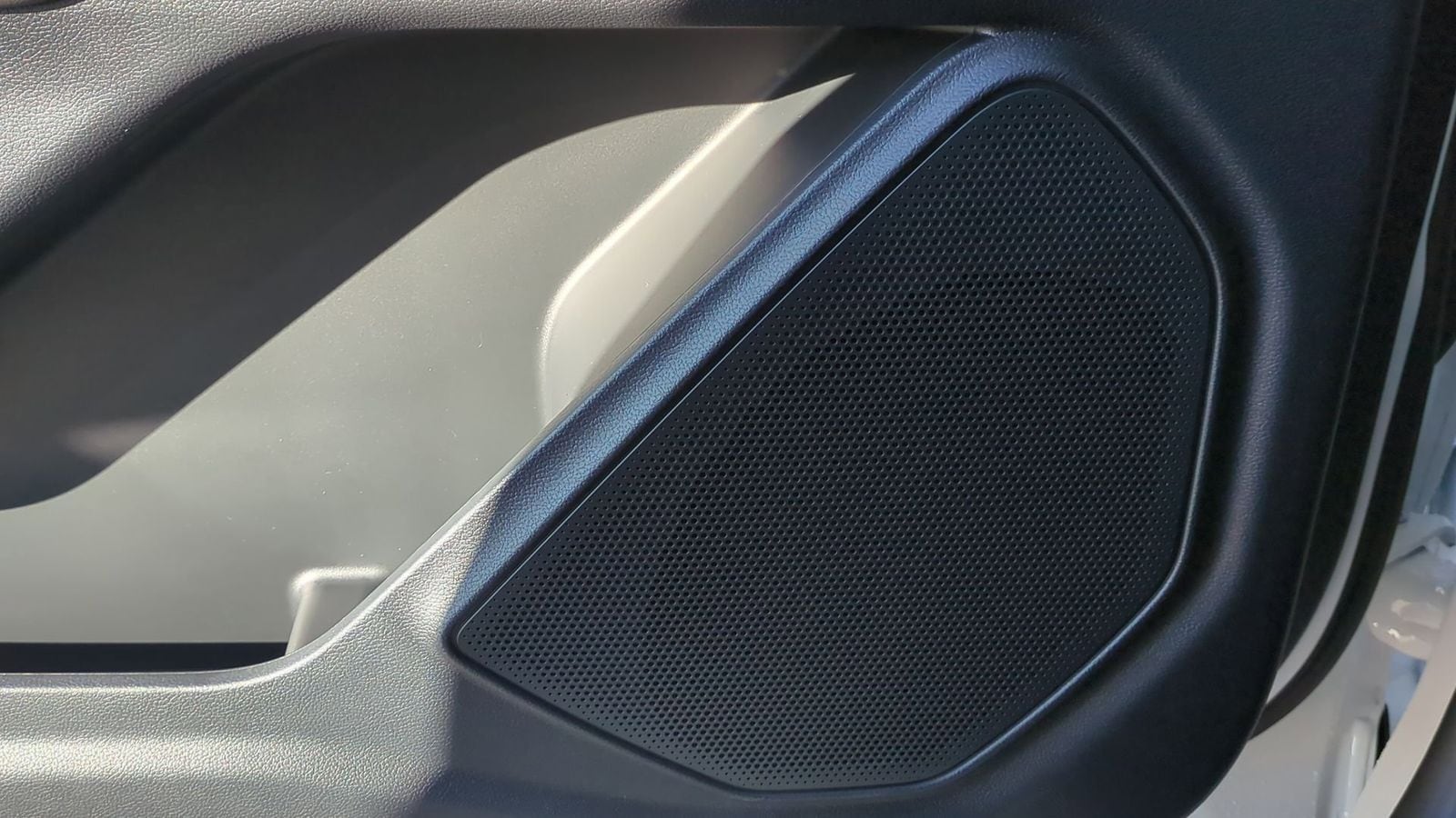 Thumbnail: 2025 Ford Explorer - 17