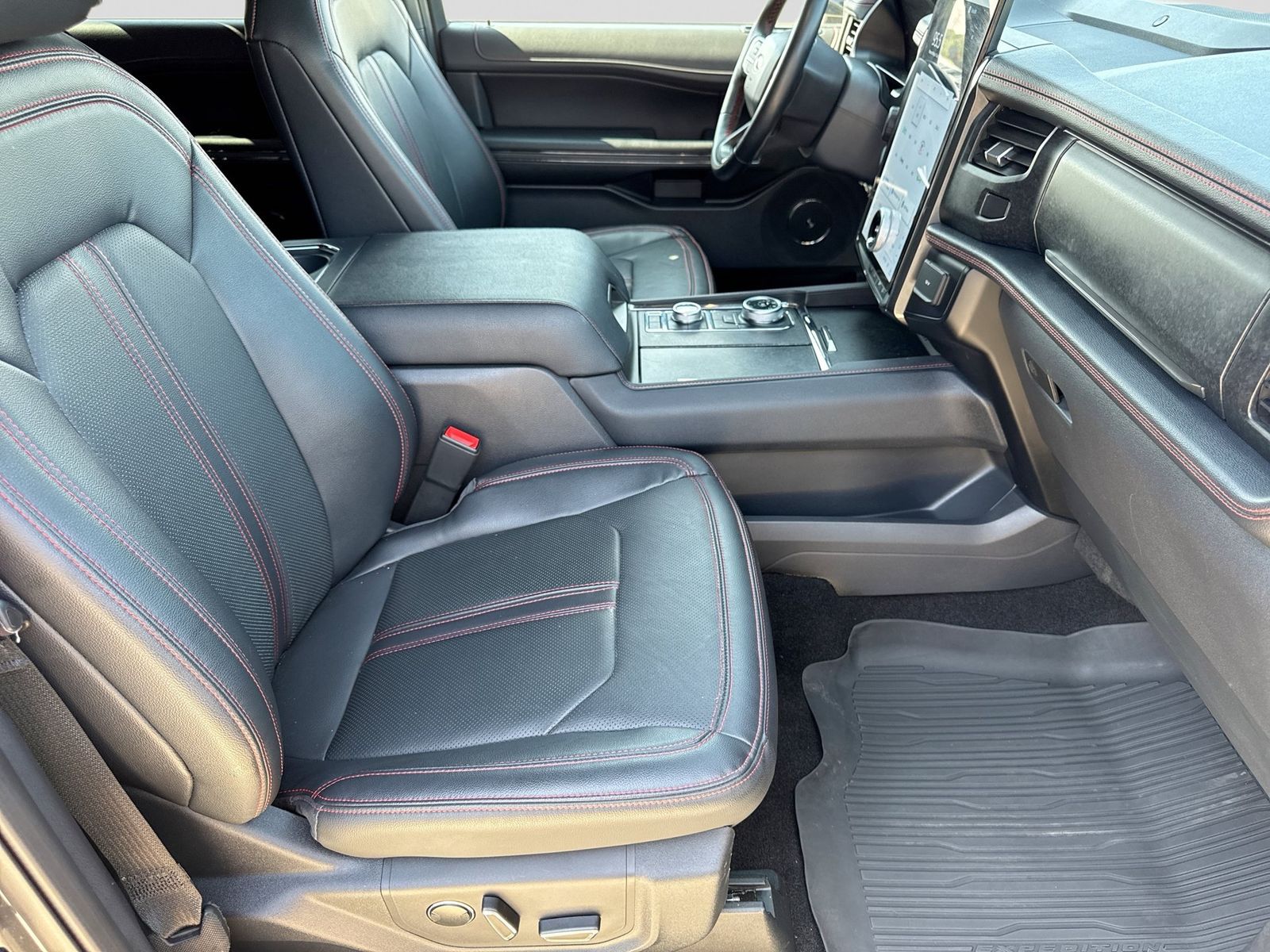 Thumbnail: 2023 Ford Expedition MAX - 28