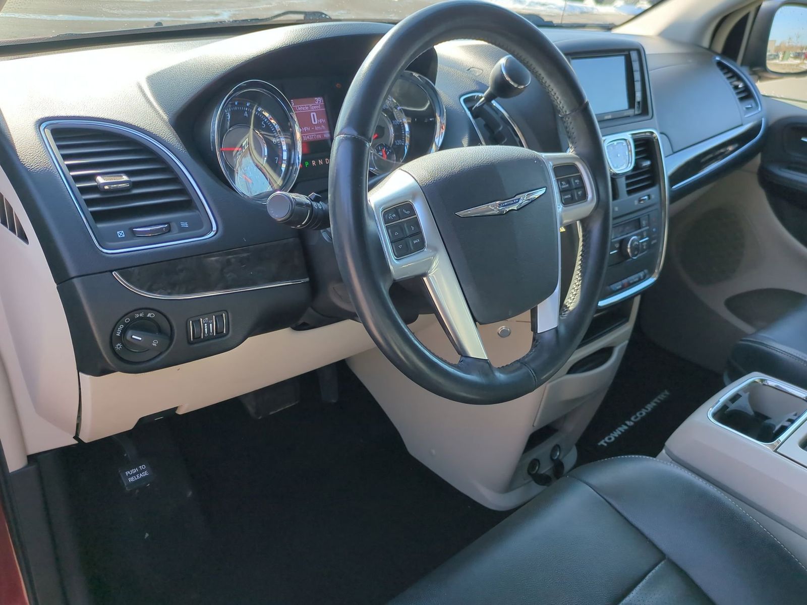 Thumbnail: 2012 Chrysler Town & Country - 2