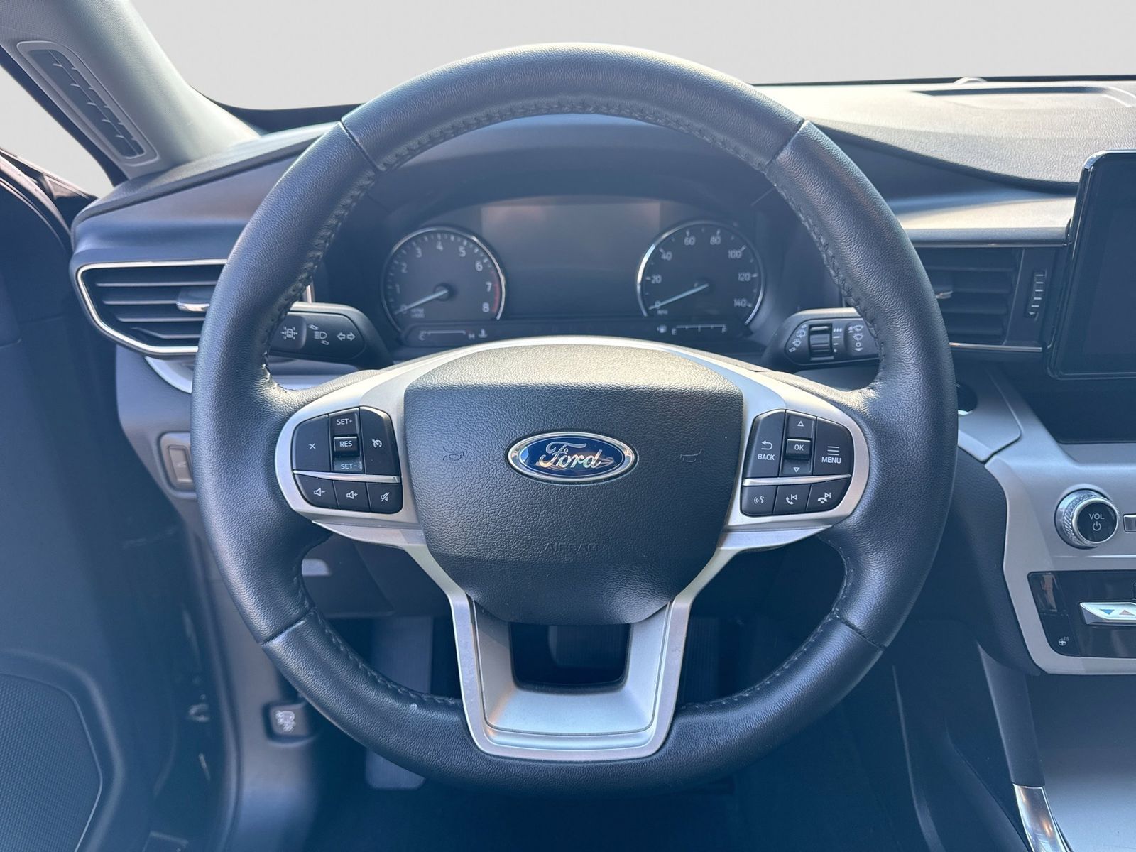 Thumbnail: 2023 Ford Explorer - 25