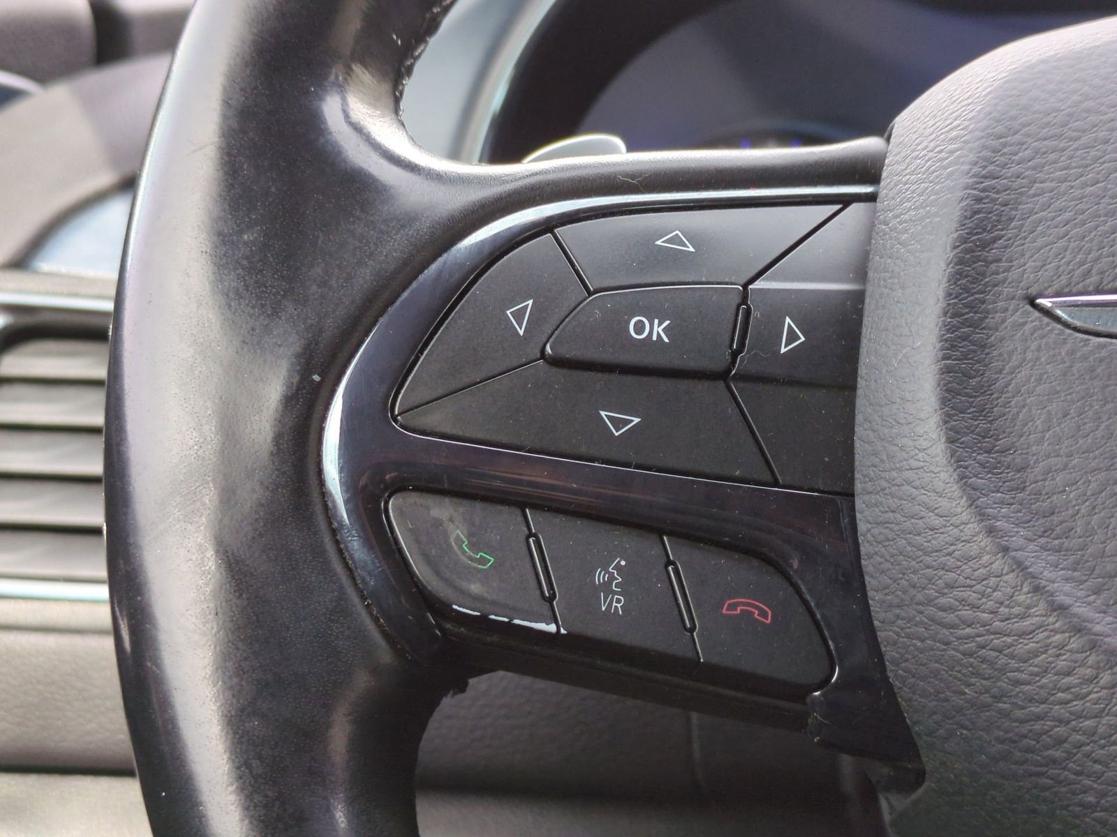 Thumbnail: 2015 Chrysler 200 - 28