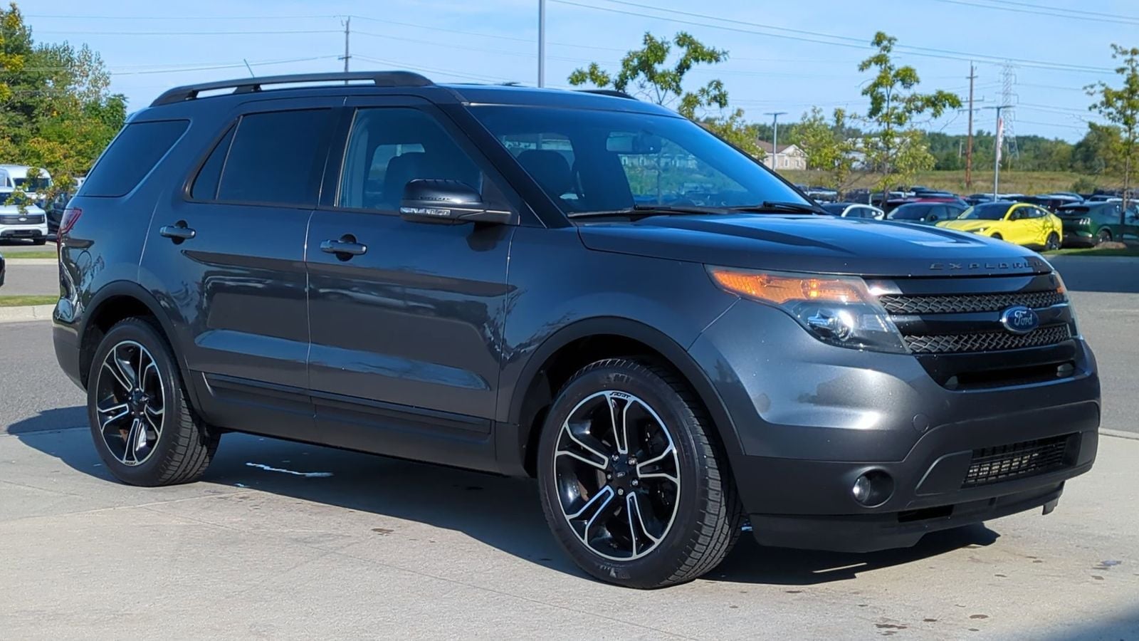 Thumbnail: 2015 Ford Explorer - 9