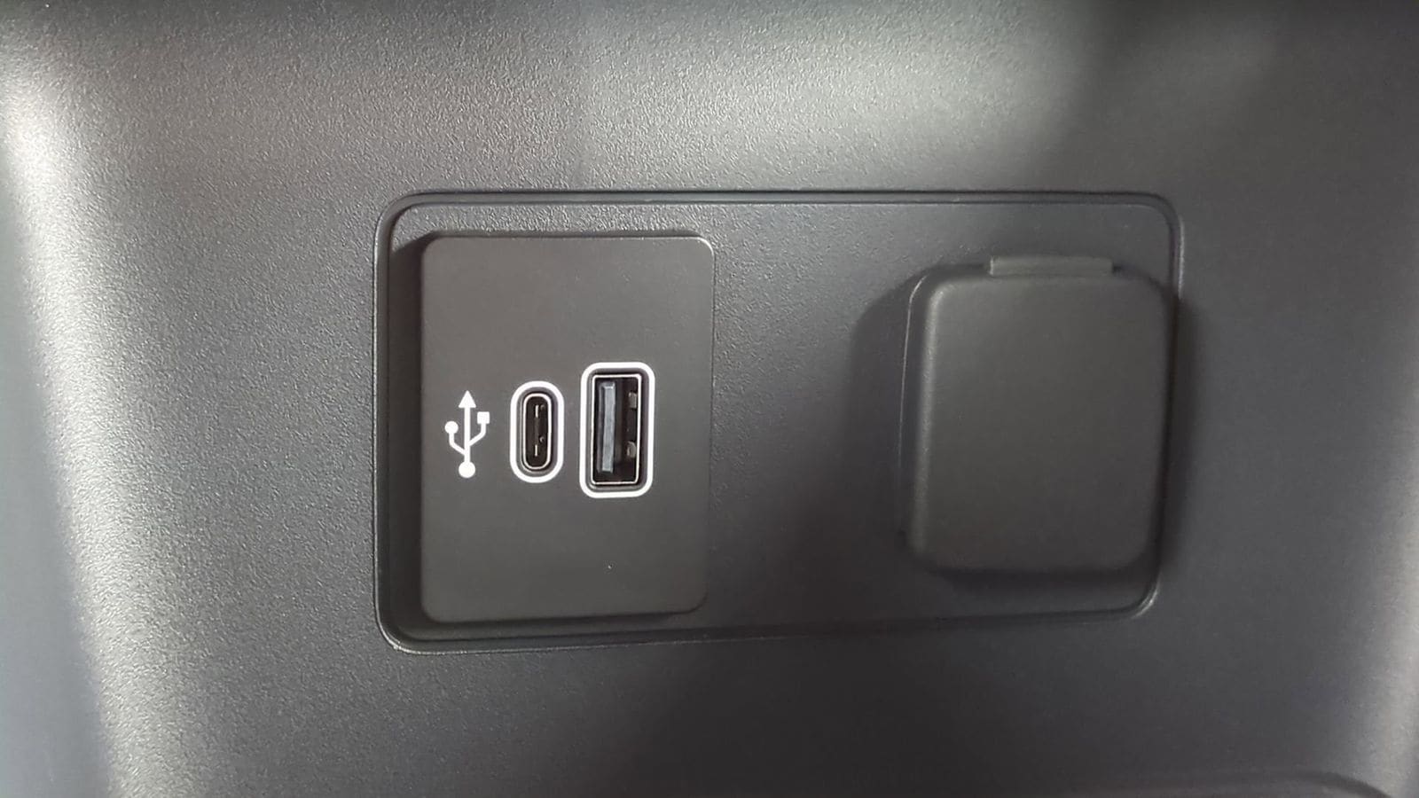 Thumbnail: 2026 Ford Explorer - 30