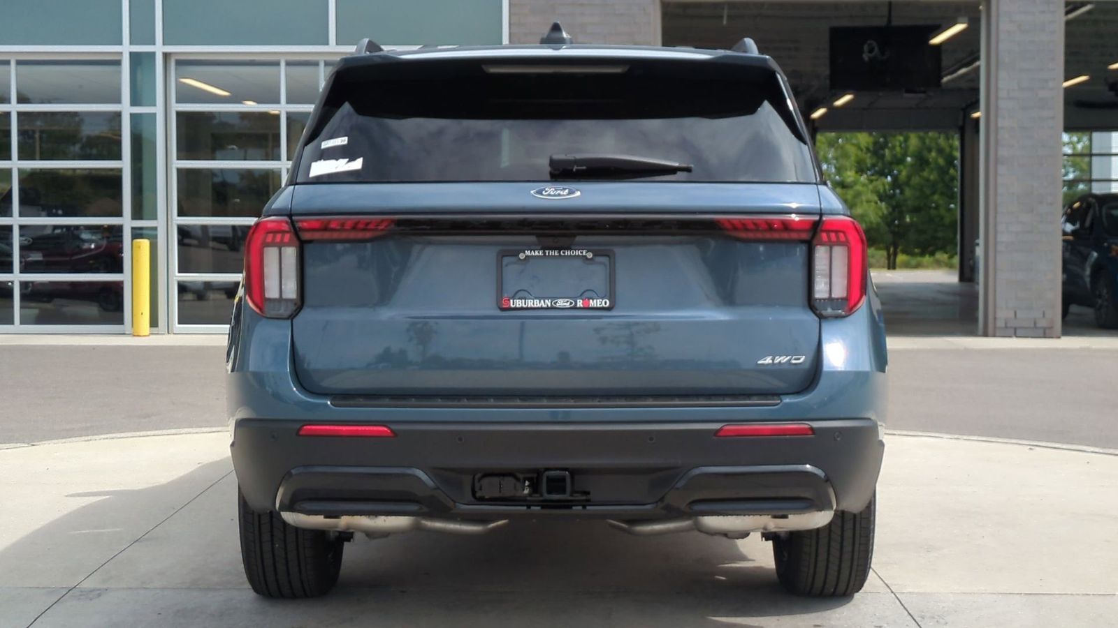 2025 Ford Explorer ST-Line photo 4