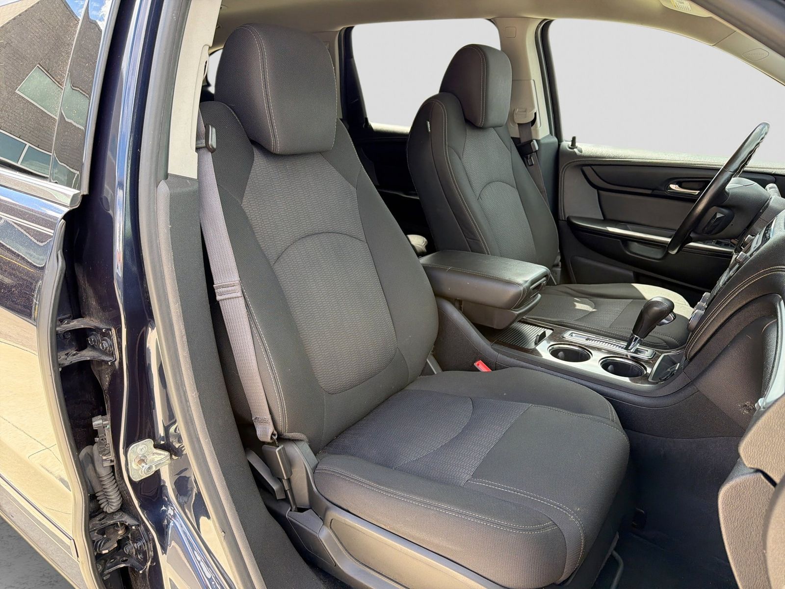 Thumbnail: 2015 Chevrolet Traverse - 27