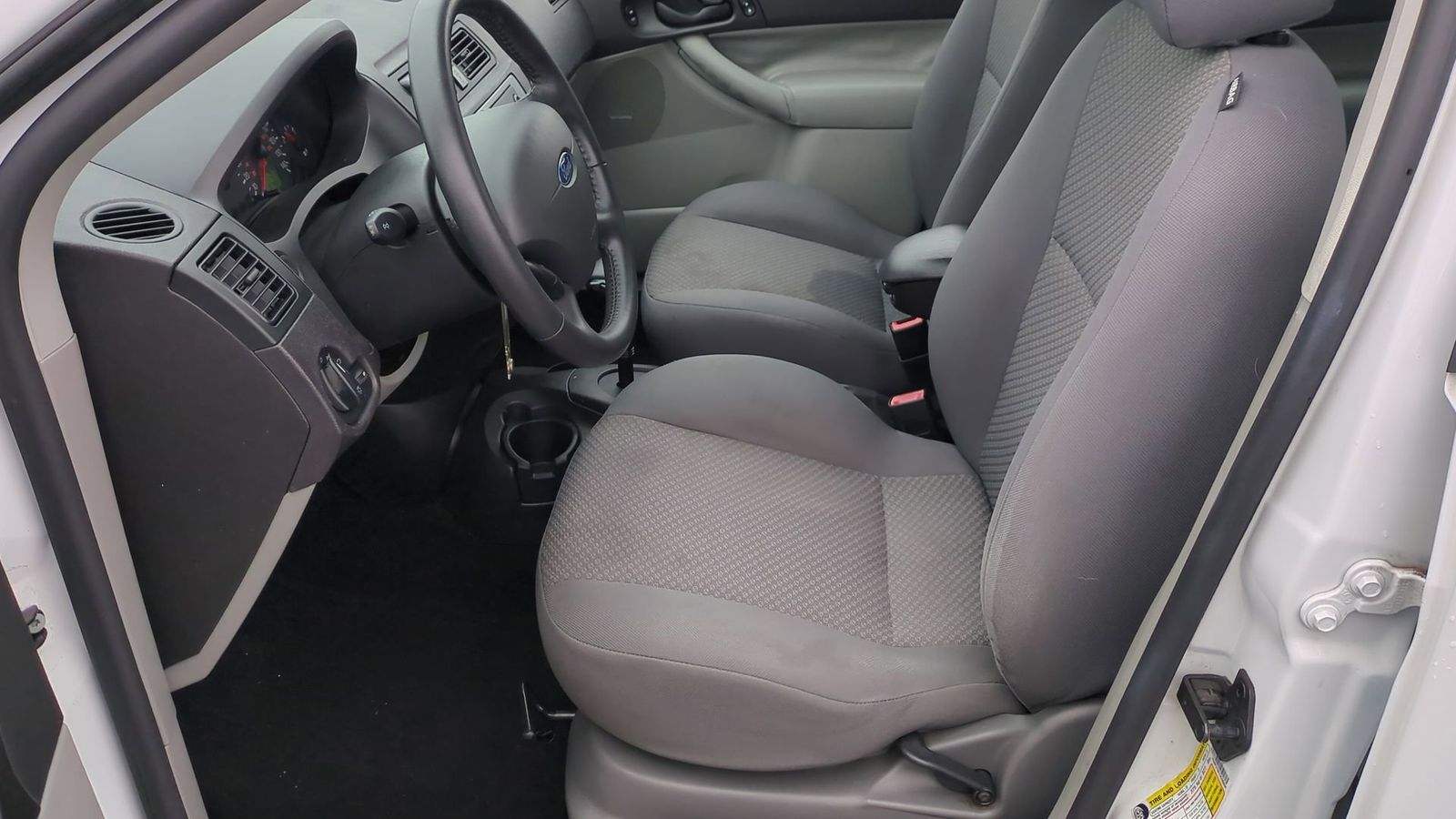 Thumbnail: 2007 Ford Focus - 14