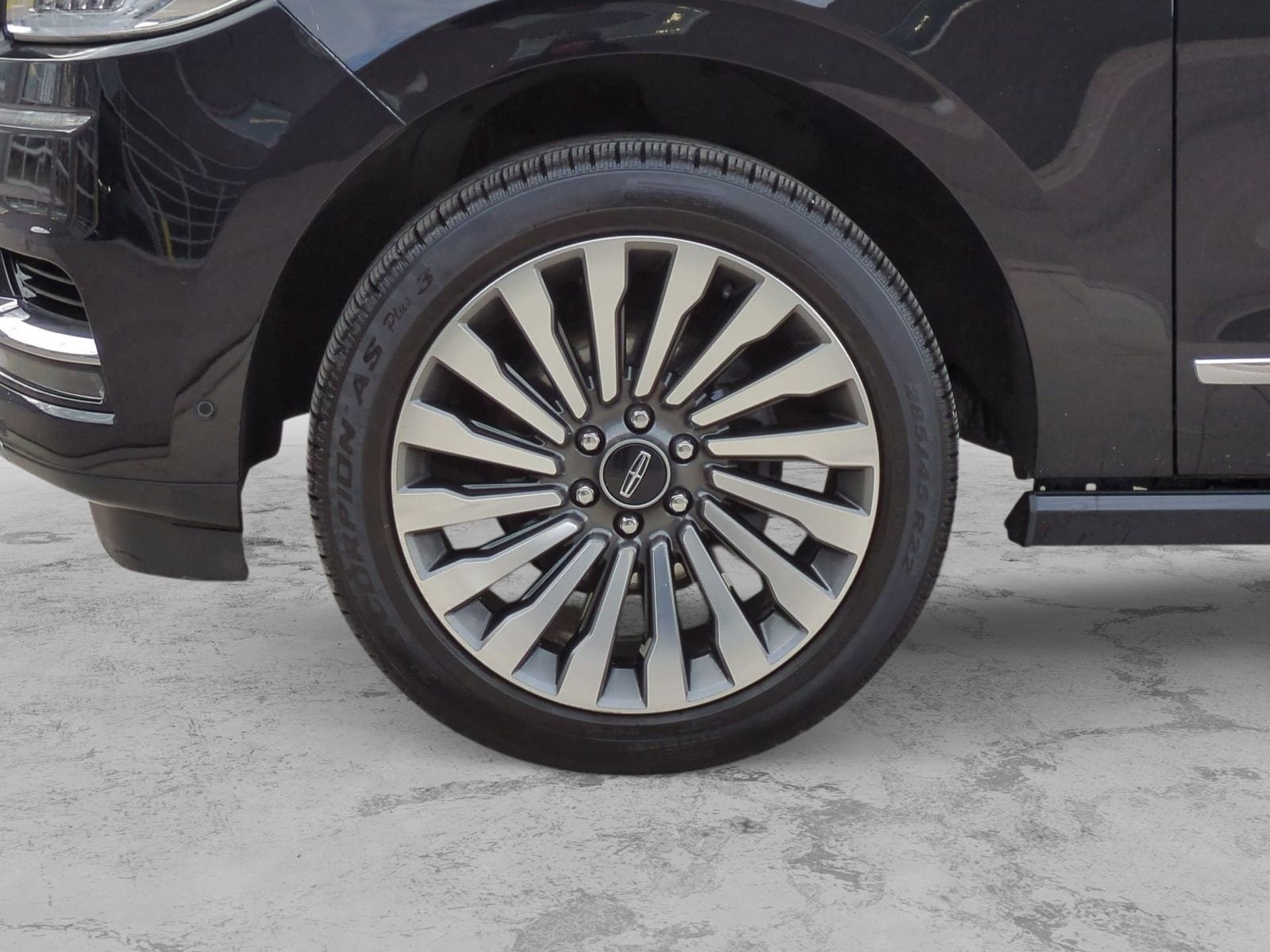 Thumbnail: 2019 Lincoln Navigator - 17