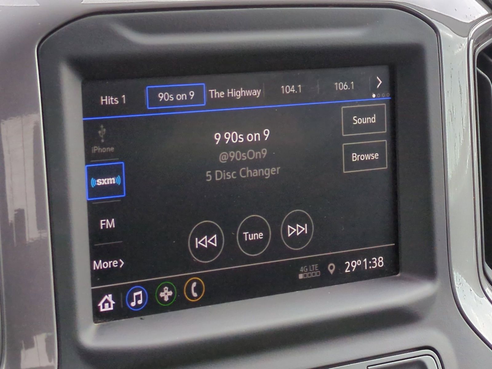 Thumbnail: 2021 Chevrolet Silverado 1500 - 29