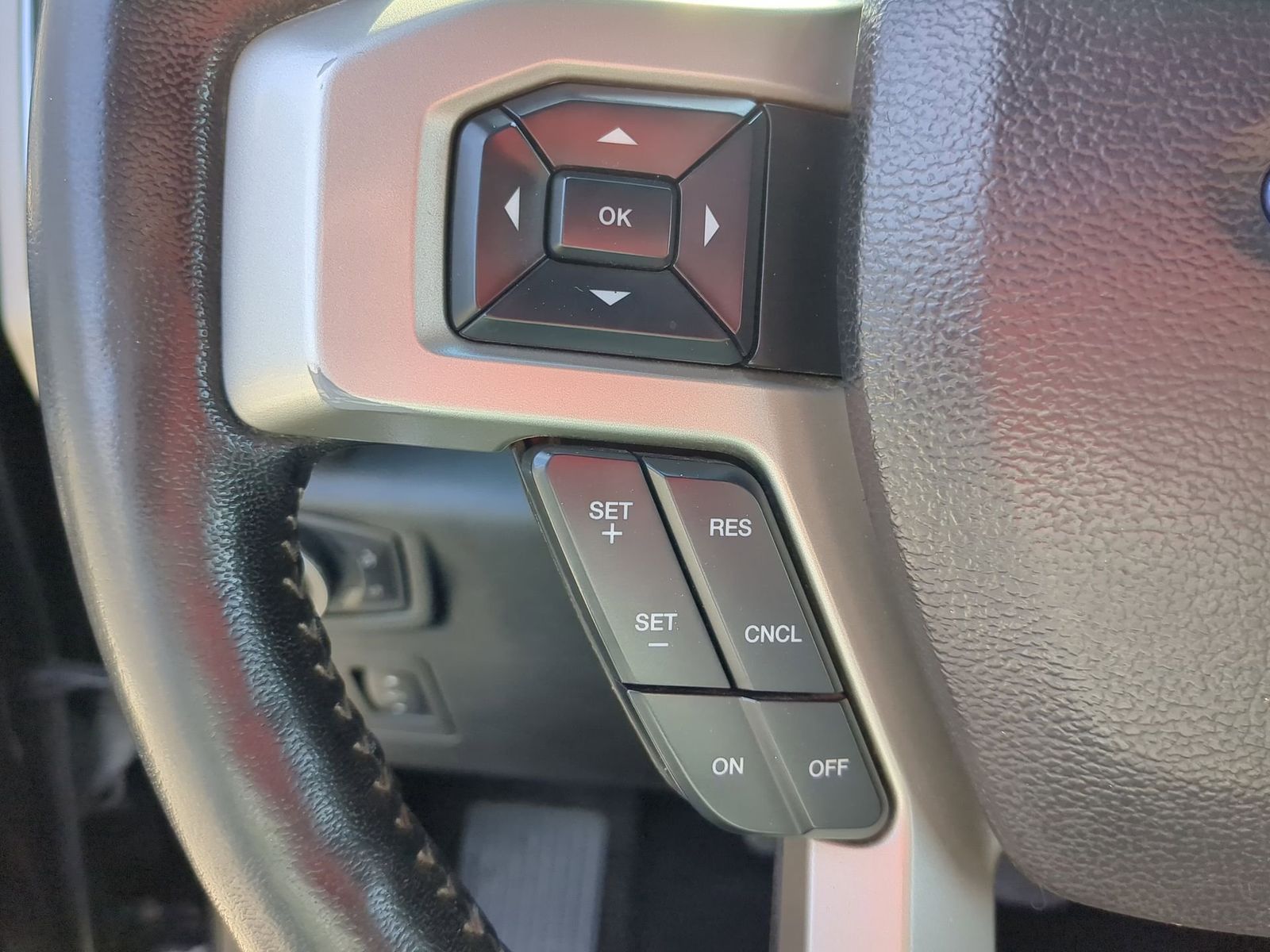 Thumbnail: 2018 Ford F-150 - 32