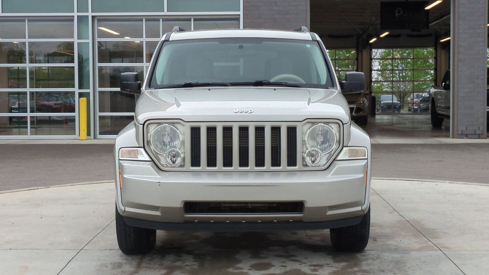 Thumbnail: 2009 Jeep Liberty - 10
