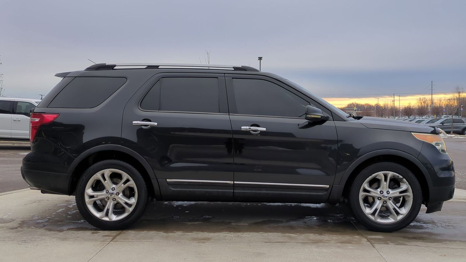 Thumbnail: 2011 Ford Explorer - 4