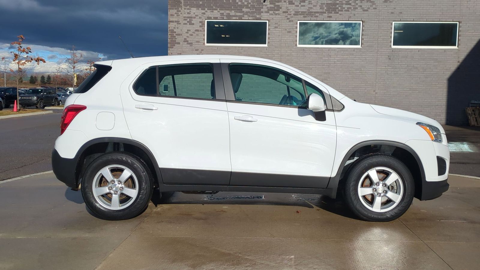 Thumbnail: 2016 Chevrolet Trax - 9