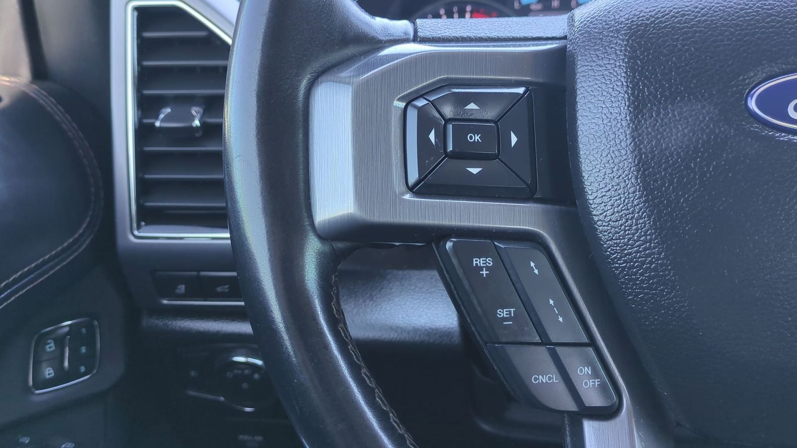 Thumbnail: 2020 Ford Expedition - 24