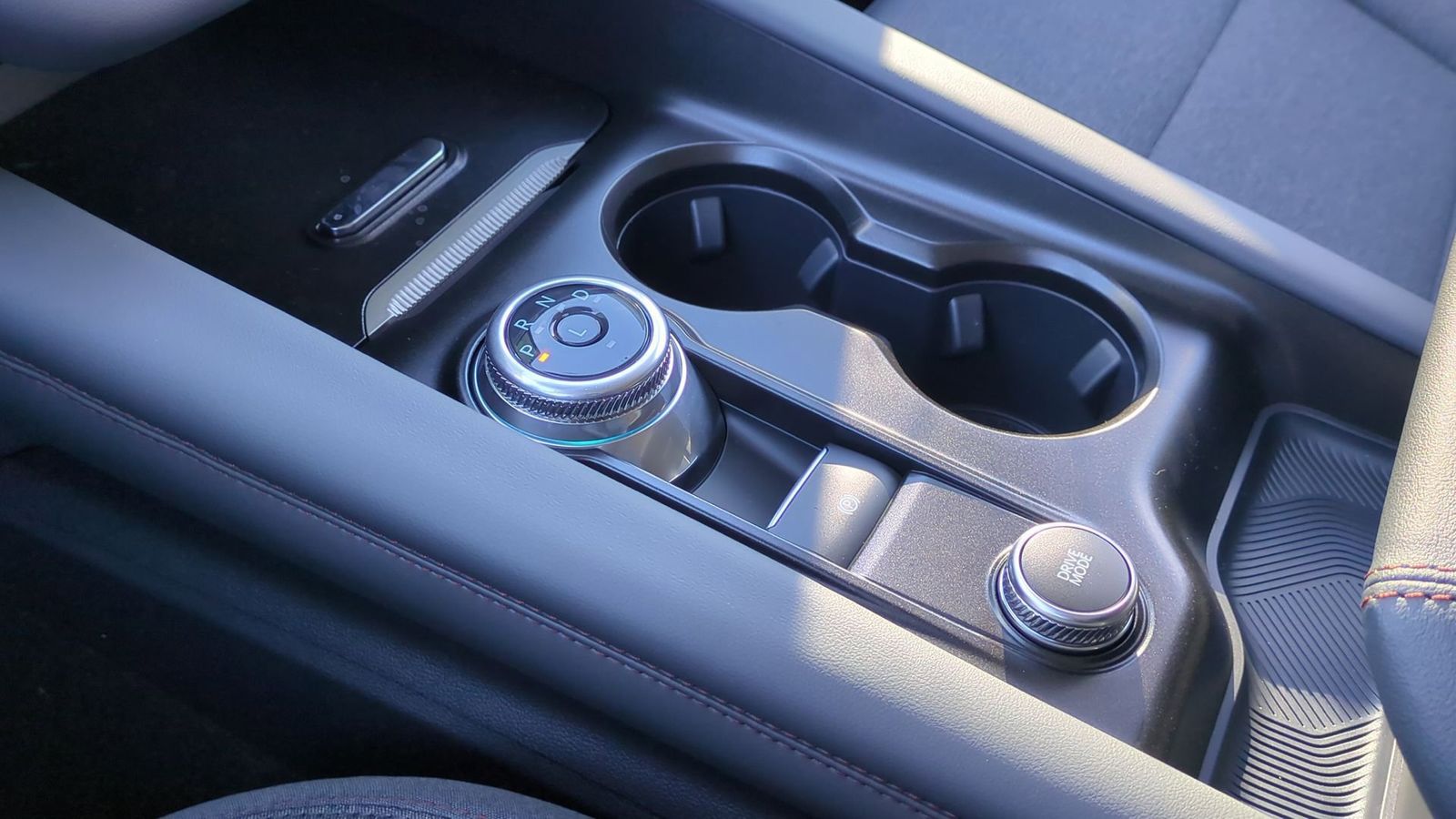 Thumbnail: 2025 Ford Explorer - 32