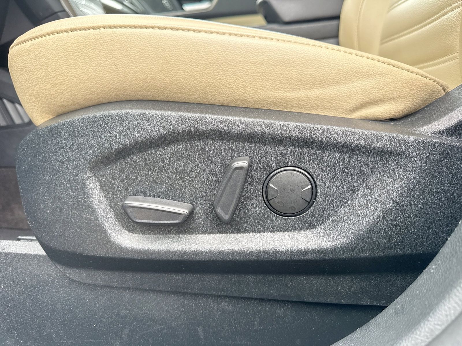 Thumbnail: 2020 Ford Edge - 3