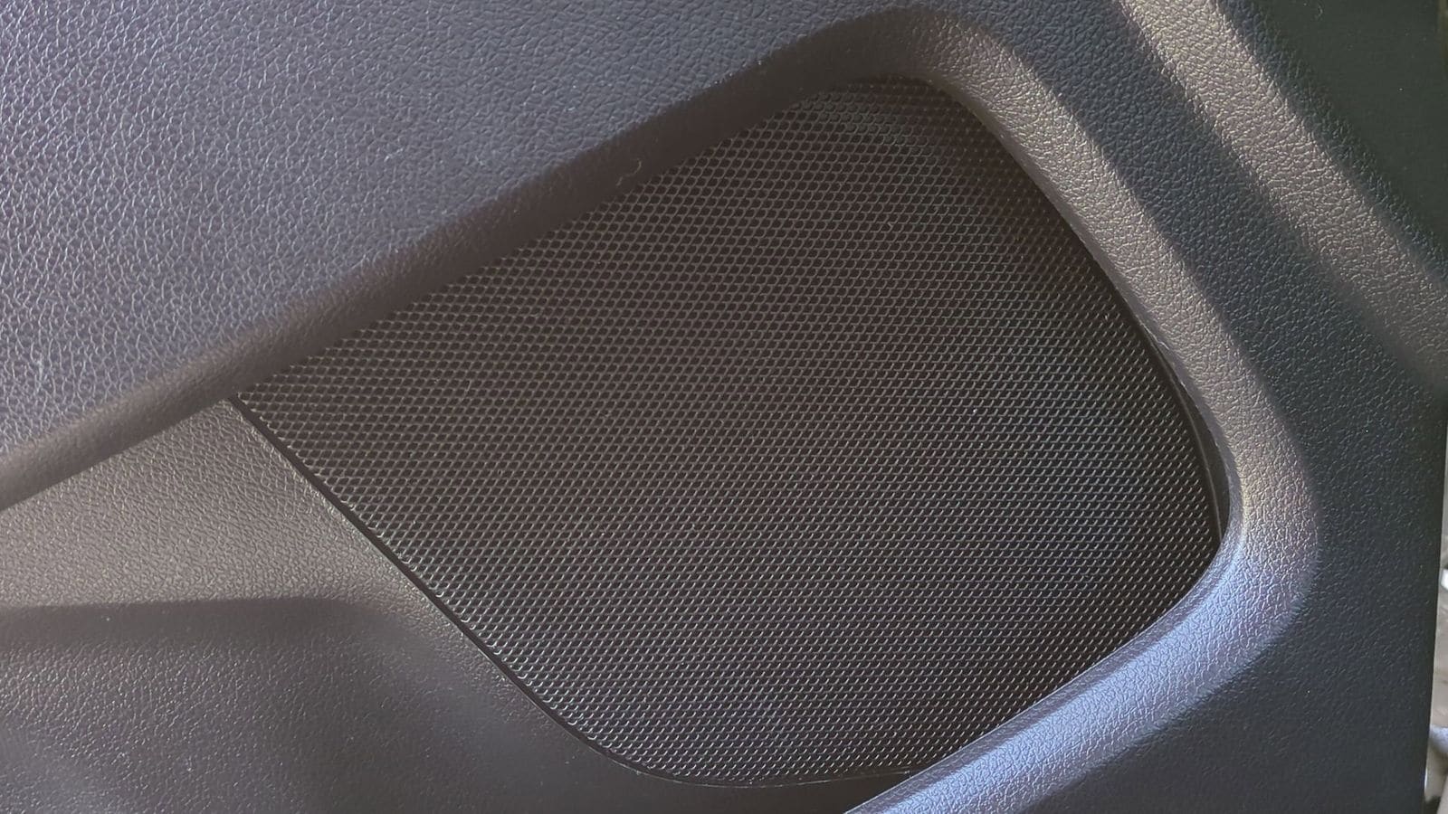 Thumbnail: 2016 Ford Explorer - 29