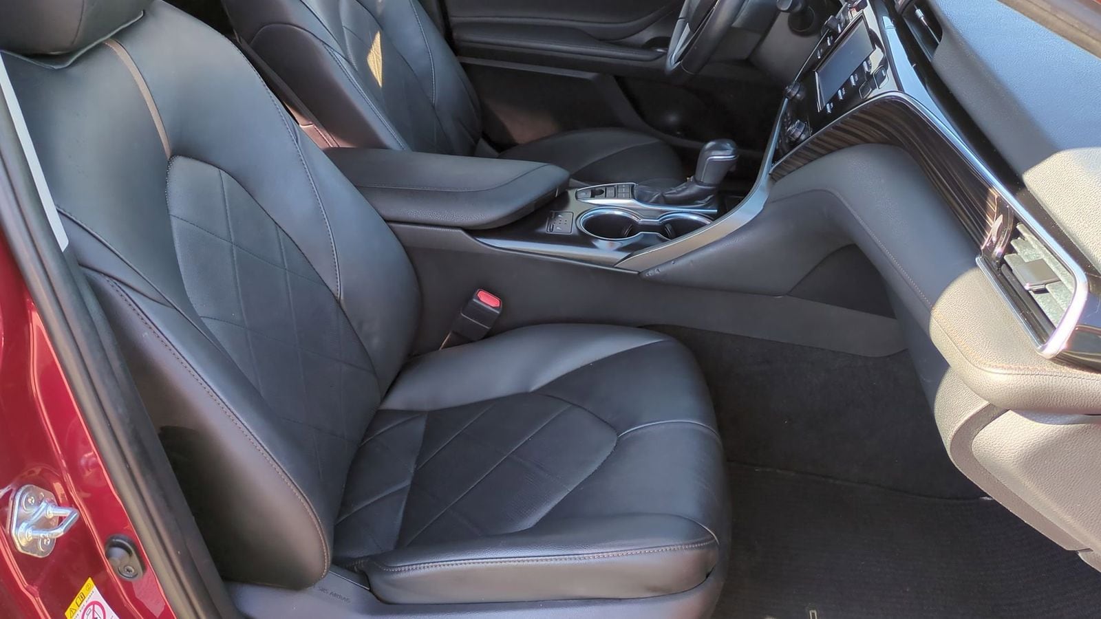 Thumbnail: 2018 Toyota Camry - 18