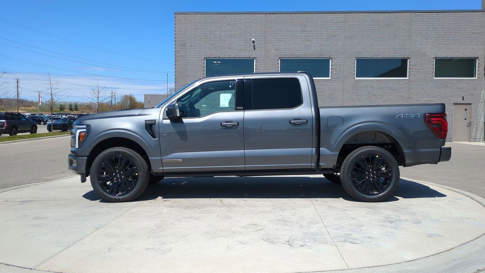 2025 Ford F-150 Platinum photo 2