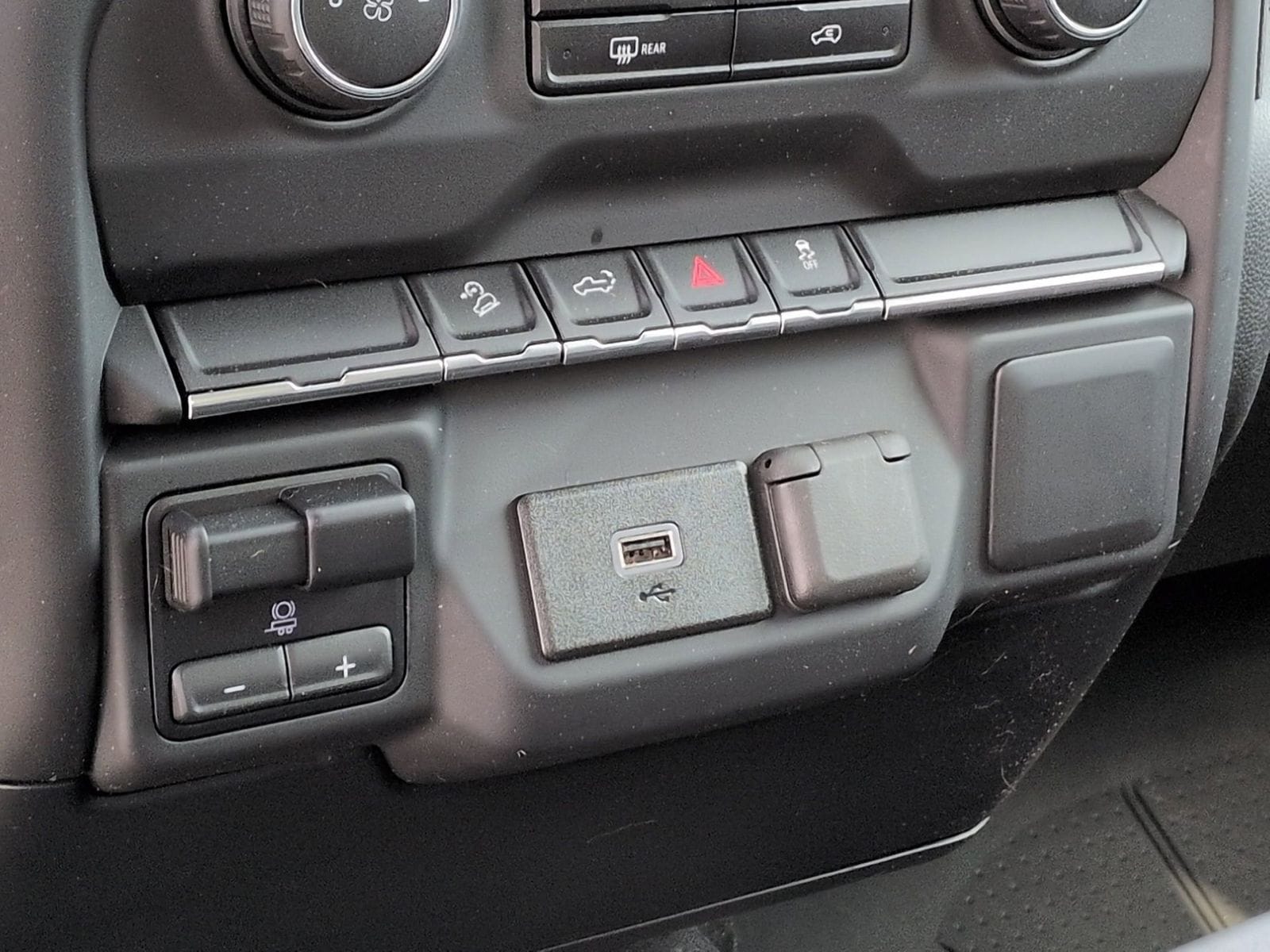 Thumbnail: 2019 Chevrolet Silverado 1500 - 30