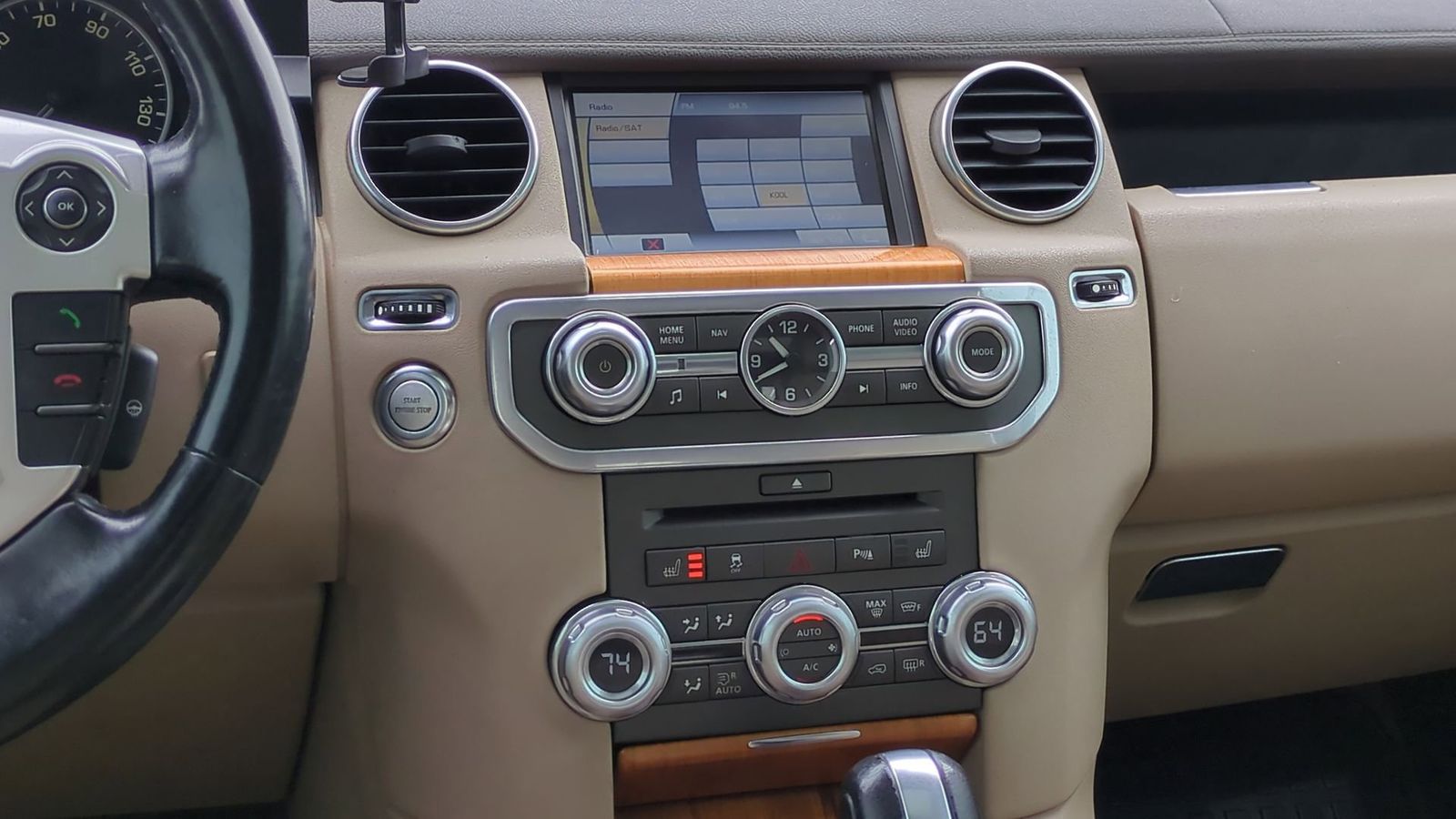 Thumbnail: 2011 Land Rover LR4 - 28