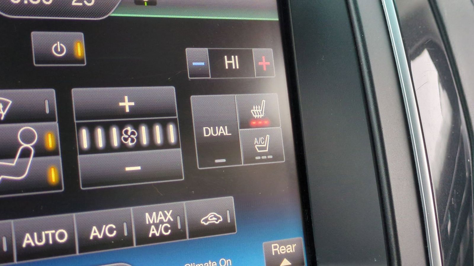 Thumbnail: 2016 Ford Explorer - 36