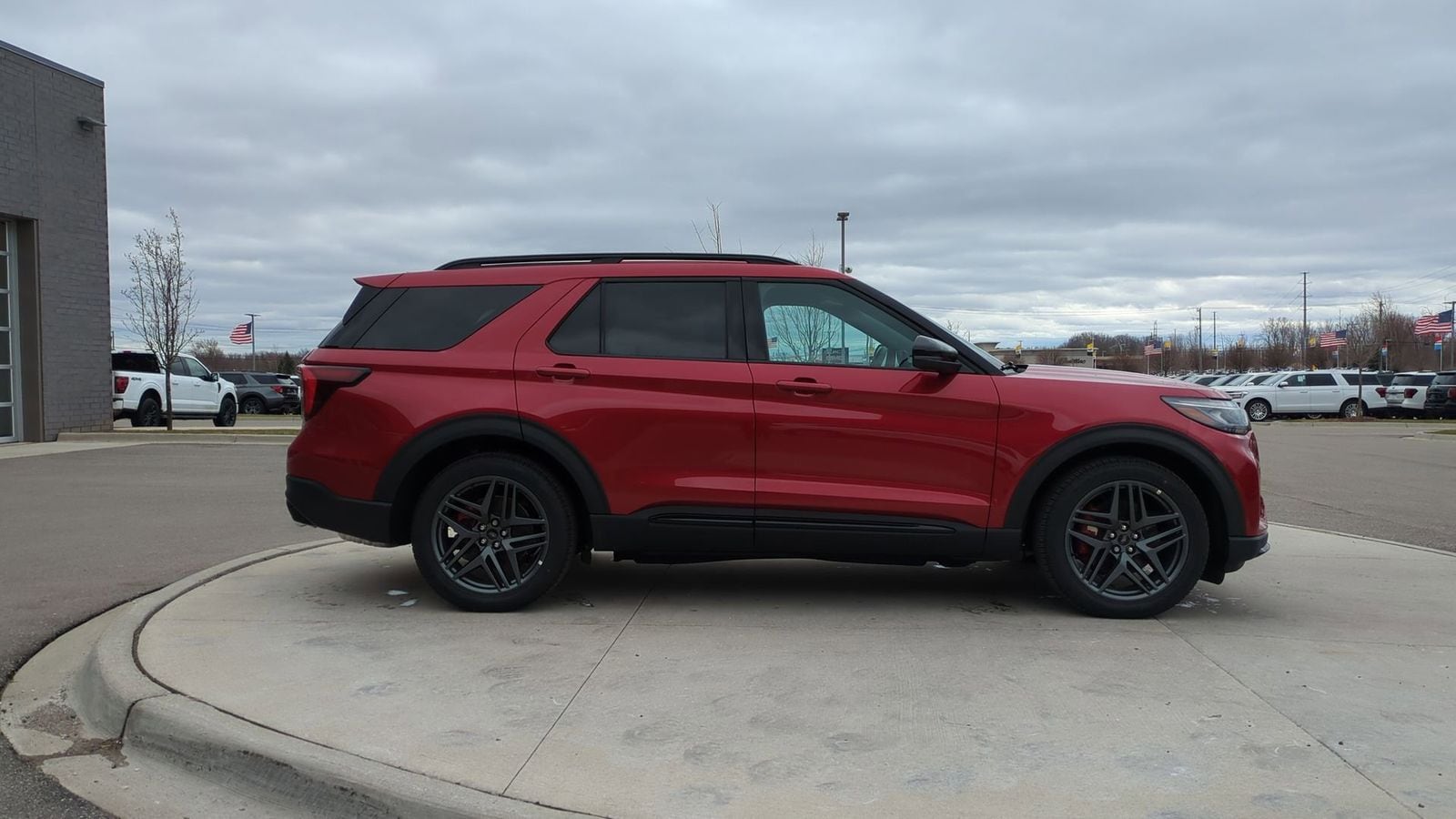 2025 Ford Explorer ST 7